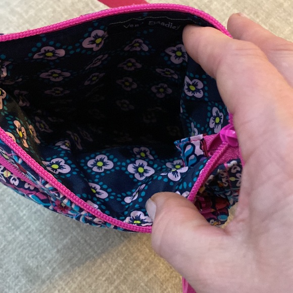 Vera Bradley crossbody - Picture 4 of 8